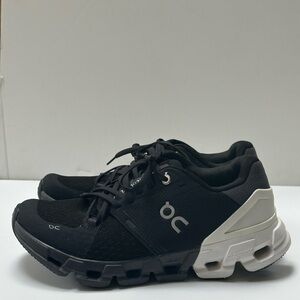 On Cloud Womens sneakers size 8